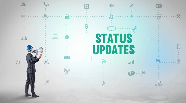Ingenjör Som Arbetar Plattform För Sociala Medier Med Status Updates — Stockfoto