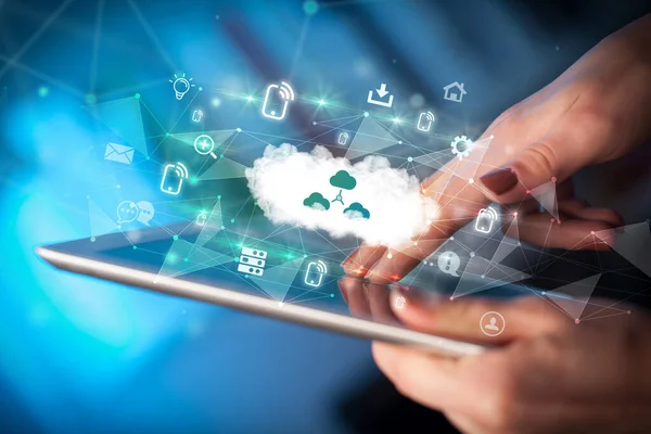 Close Van Een Touchscreen Met Cloudtechnologie Iconen Modern Technologieconcept — Stockfoto