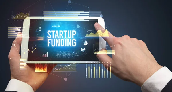 Közelkép Kézfogás Táblagép Startup Funding Felirat Modern Üzleti Koncepció — Stock Fotó