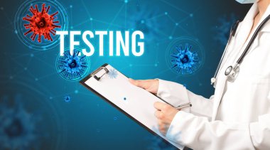 Doktor, TESTING yazıtları ve salgın konsepti içeren bir reçete yazar.