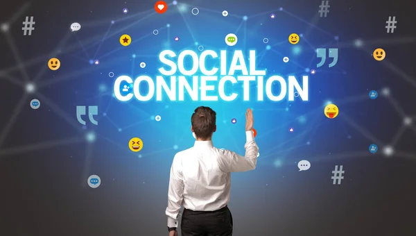 Rückansicht Eines Geschäftsmannes Mit Social Connection Inschrift Social Networking Konzept — Stockfoto