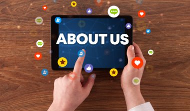 ABD yazıtları ve sosyal ağ kavramlarıyla ilgili dokunmatik ekranın yakın çekimi