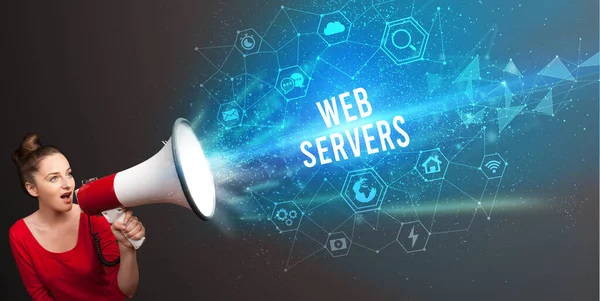 Jeune Femme Criant Mégaphone Avec Inscription Web Servers Concept Annonce — Photo