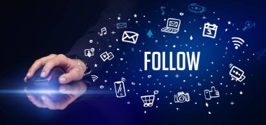 FOLLOW yazıtları ve sosyal medya konseptiyle el ele tutuşmak