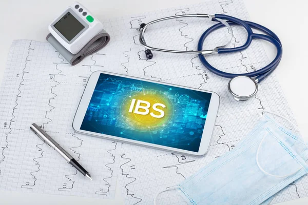 Nahaufnahme Eines Tablet Pcs Mit Ibs Abkürzung Medizinisches Konzept — Stockfoto