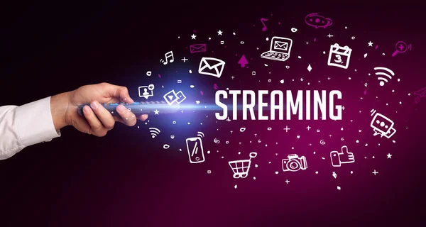 Ручная Беспроводная Периферия Надписью Streaming Концепция Социальных Сетей — стоковое фото