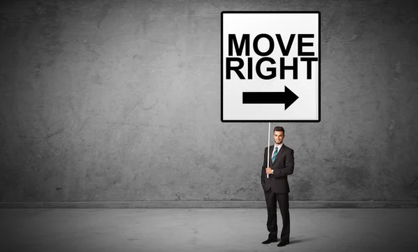 Бизнесмен Дорожным Знаком Надписью Move Right Новая Идея — стоковое фото