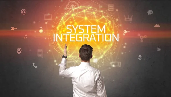 Rückansicht Eines Geschäftsmannes Mit System Integration Aufschrift Online Sicherheitskonzept — Stockfoto