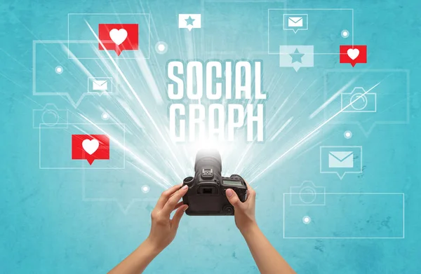 Sosyal Graph Yazıtları Sosyal Medya Kavramı Ile Fotoğraf Çeken Bir — Stok fotoğraf