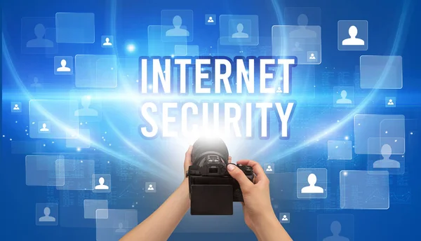 Gros Plan Caméra Portative Avec Inscription Internet Security Concept Vidéosurveillance — Photo