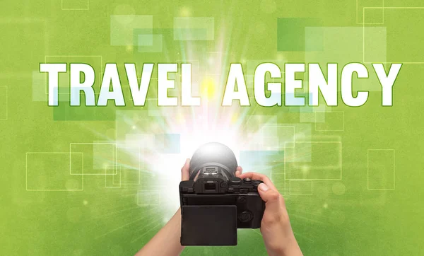 Close Van Een Digitale Handcamera Met Travel Agency Inscriptie Reisconcept — Stockfoto