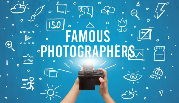 Fotografia Mão Com Câmera Digital Inscrição Fotografias Famosas Conceito Configurações — Fotografia de Stock