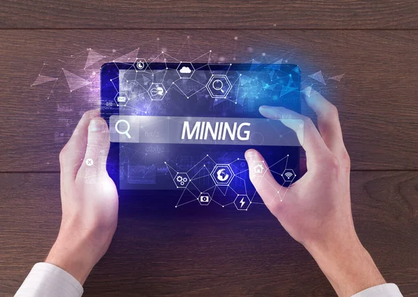 Gros Plan Une Tablette Cherchant Inscription Mining Concept Informatique Tech — Photo