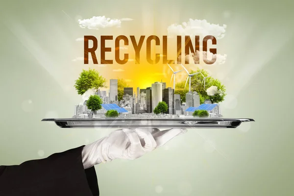 Γκαρσόν Που Σερβίρει Eco City Επιγραφή Recycling Ανανεώνοντας Την Έννοια — Φωτογραφία Αρχείου