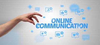 ONLINE KOMUNİKASYONU yazıtına, sosyal ağ kavramına yakın çekim