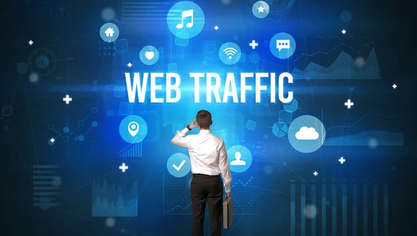 Web Traffic Yazıtlı Bir Işadamının Arka Görünüşü Modern Teknoloji Kavramı — Stok fotoğraf