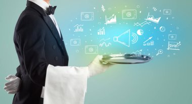 Smokinli yakışıklı garson tepside yüksek sesli ses simgeleri, küresel piyasa konsepti