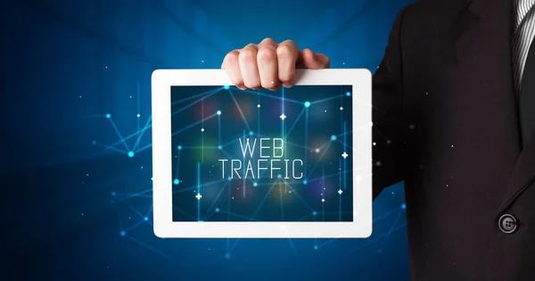 Joven Empresario Trabajando Tablet Muestra Cartel Digital Web Traffic — Foto de Stock