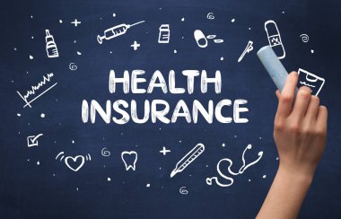 Tahtaya beyaz tebeşirle yazılmış el yazısı, tıbbi konsept.