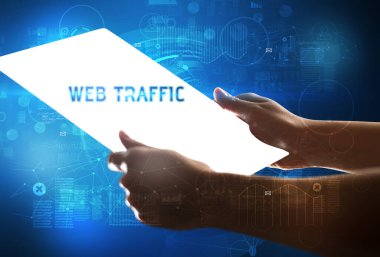 WeB TRAFFIC yazıtlı el yapımı fütüristik tablet, yeni teknoloji konsepti