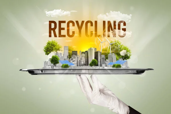 Garçom Servindo Eco Cidade Com Inscrição Reciclagem Conceito Energia Renovável — Fotografia de Stock
