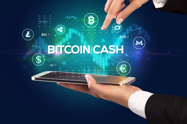 Nahaufnahme Eines Touchscreens Mit Bitcoin Cash Aufschrift Geschäftschancen Konzept — Stockfoto