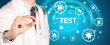 Doktor TEST yazıtlı ilaç veriyor, koronavirüs konsepti