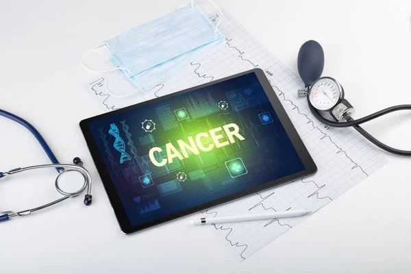 CANCER yazıtlı tablet bilgisayar ve tıbbi malzeme, önleme kavramı