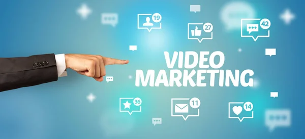 Close Mão Cortada Apontando Para Inscrição Marketing Vídeo Conceito Rede — Fotografia de Stock