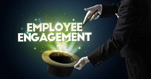 Llüzyonist Employee Engagement Yazıtları Yeni Modeli Konsepti Ile Sihirbazlık Numarası — Stok fotoğraf