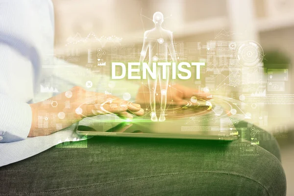 DENTIST yazıtlı elektronik tıbbi kayıt, tıbbi teknoloji konsepti