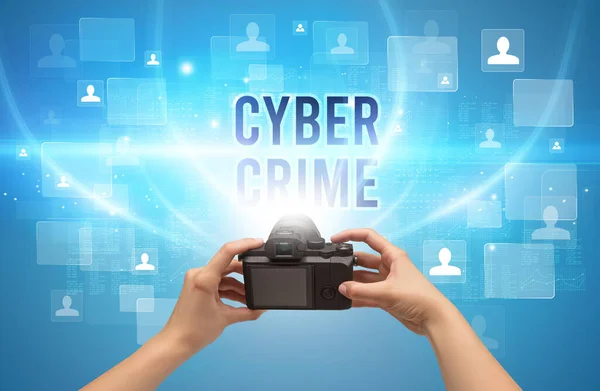 Närbild Handhållen Kamera Med Cyber Crime Inskription Videoövervakning Koncept — Stockfoto