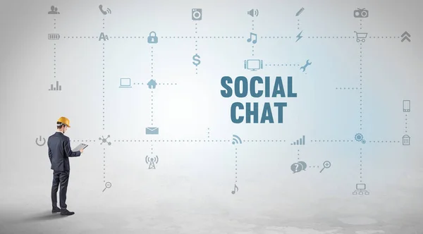 Inženýr Pracující Nové Platformě Sociálních Médií Koncepcí Nápisu Social Chat — Stock fotografie
