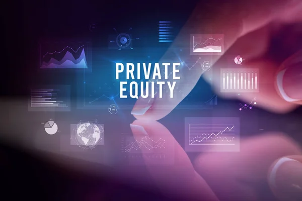 Tabletka Dotykowa Wykresami Inskrypcją Private Equity Koncepcja Biznesowa — Zdjęcie stockowe