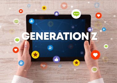 GENERATION Z yazıtlı, sosyal ağ kavramlı bir dokunmatik ekran kapat