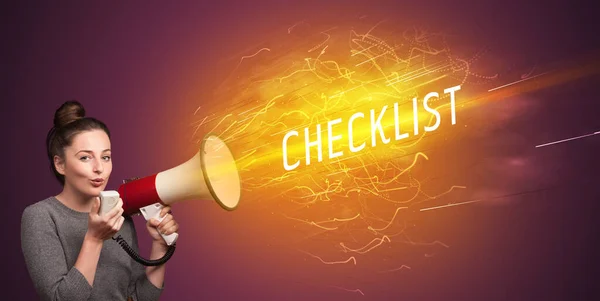 Jonge Girld Schreeuwen Megafoon Met Checklist Inscriptie Online Shopping Concept — Stockfoto