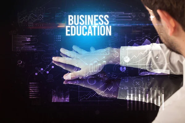 Бізнесмен Торкається Величезного Екрану Написом Business Education Концепцією Кібербізнесу — стокове фото