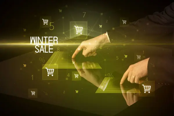 Alışveriş Arabası Simgeleriyle Kışlık Satış Yazıtları Konsepti Ile Çevrimiçi Alışveriş — Stok fotoğraf