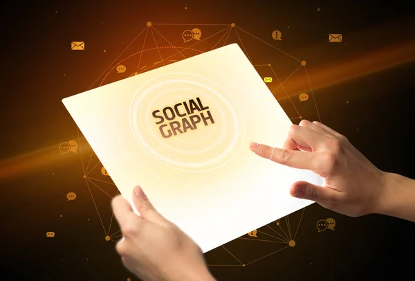 Tenir Une Tablette Futuriste Avec Inscription Social Graph Concept Médias — Photo