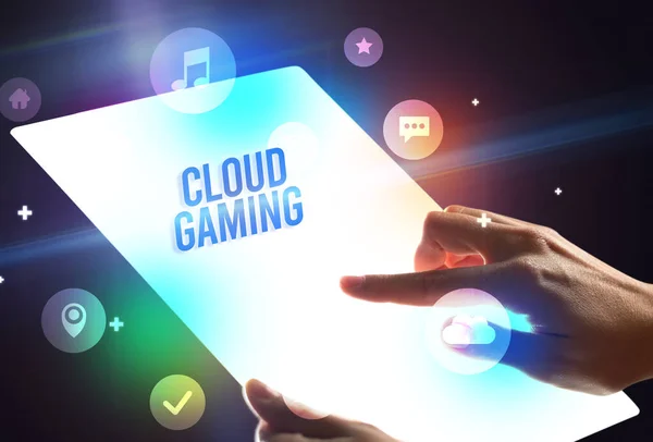 Hålla Futuristisk Tablett Med Cloud Gaming Inskription Teknik Koncept — Stockfoto