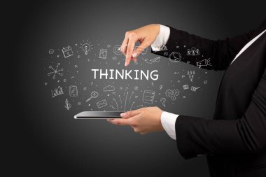 Dokunmatik ekranın üzerinde yazılar, sosyal medya kavramı olan yakın plan