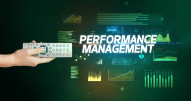 Performans MANAGEMENT yazıtları ve siber iş konseptiyle el ele tutuşmak