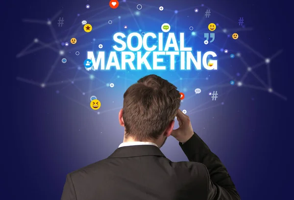 Vista Trasera Hombre Negocios Con Inscripción Social Marketing Concepto Redes — Foto de Stock