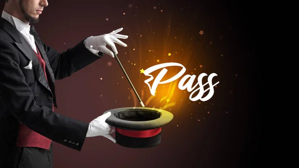 Goochelaar Toont Magische Truc Met Pass Inscriptie Reizen Concept — Stockfoto