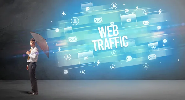Красивый Бизнесмен Защищающийся Зонтиком Надписи Web Traffic Концепция Медиа Нового — стоковое фото