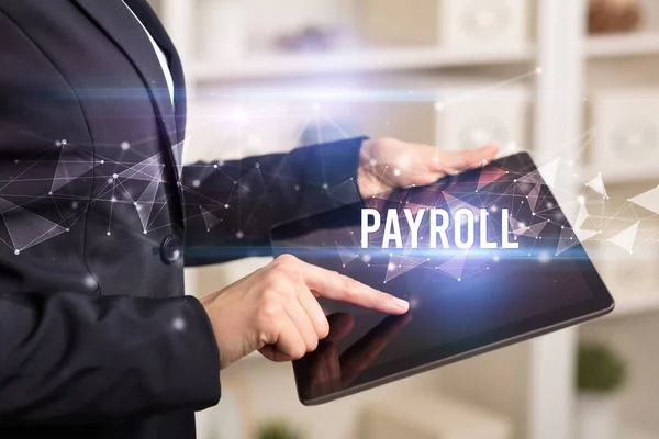 Закрыть Руки Помощью Планшета Надписью Payroll Современная Концепция Бизнес Технологий — стоковое фото