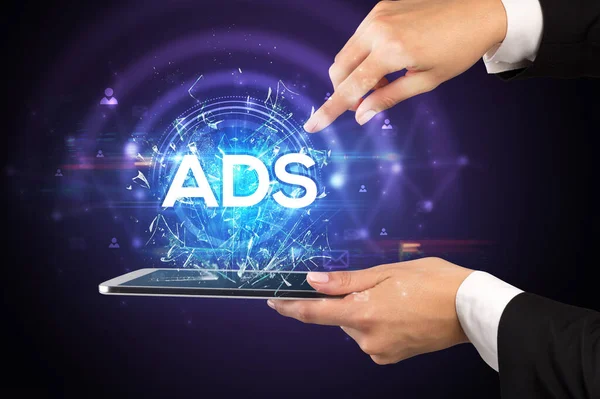 Close Van Een Touchscreen Met Ads Afkorting Modern Technologieconcept — Stockfoto