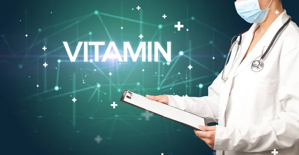 Dokter Vult Medisch Dossier Met Vitamin Inscriptie Medisch Concept — Stockfoto