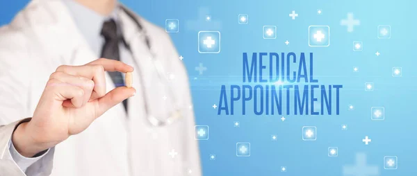 Közelkép Egy Orvosról Aki Medical Appointment Felirattal Ellátott Tablettát Orvosi — Stock Fotó