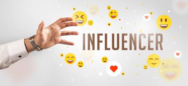 INFLUENCER yazıtlarına, sosyal medya kavramına yakın çekim